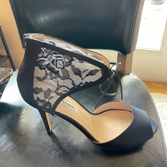 Nina Satin Pumps Size 10 - Picture 5 of 5